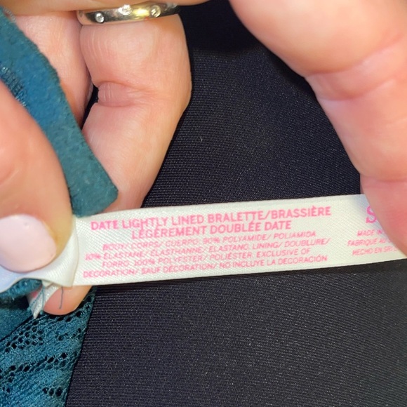 VS Pink lace bralette • Womens Small - Picture 7 of 7